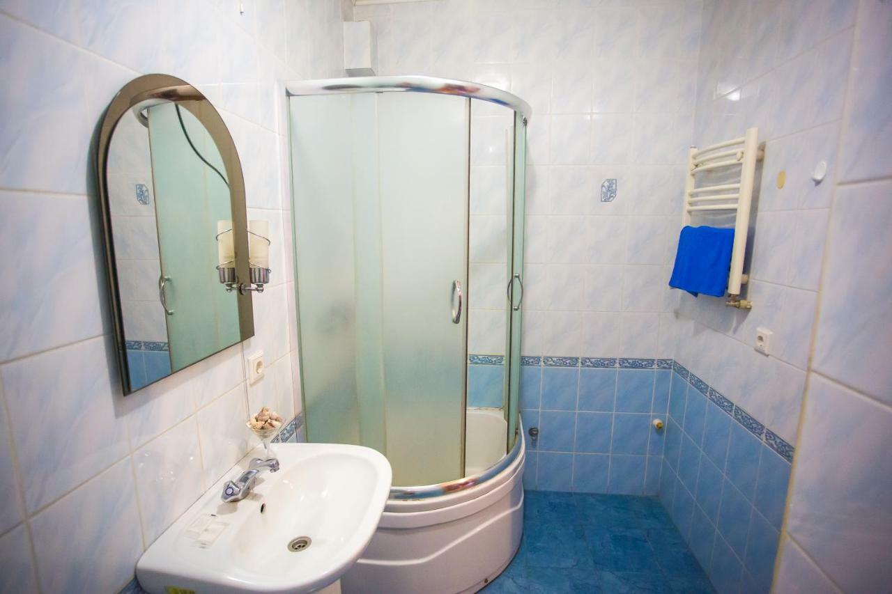 Like Home On Zaliznychna 9 Ivano-Frankivsk Exterior photo